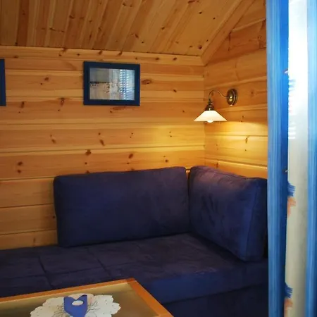 Cabins * לוי